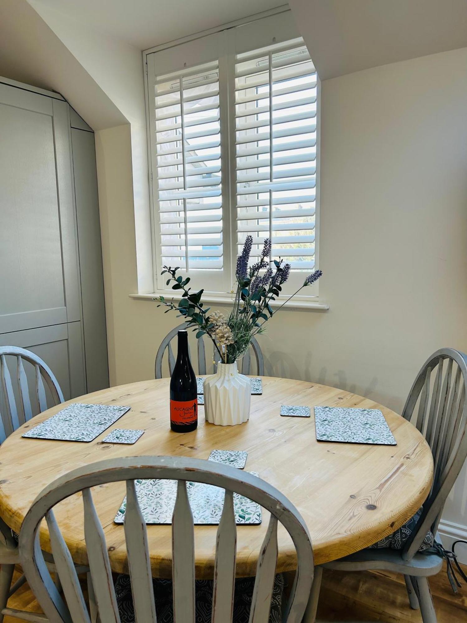 New! No3 Little Eaton - Perfectly Located Town House - By The Sea - Free Parking Holiday home Margate