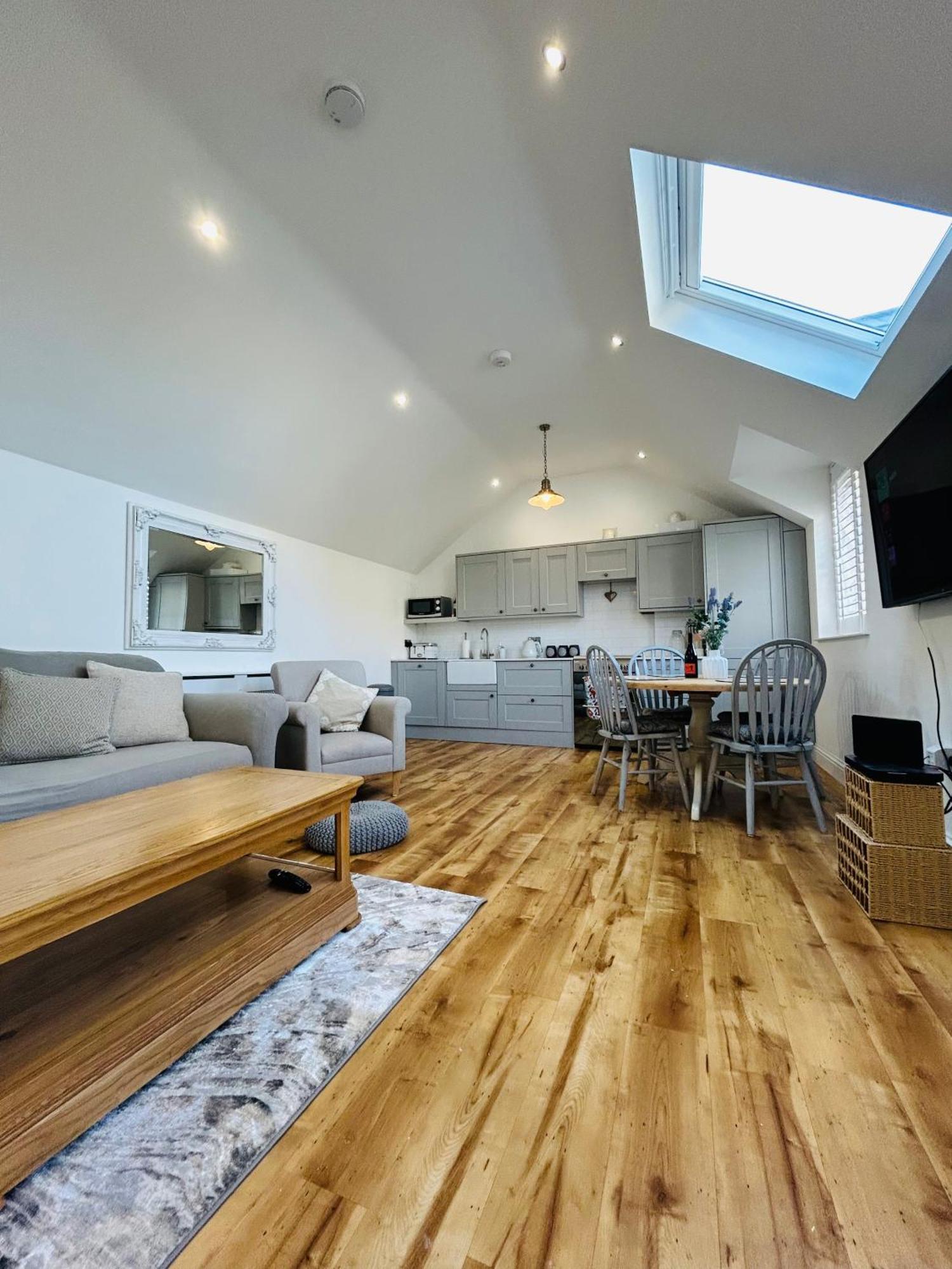 New! No3 Little Eaton - Perfectly Located Town House - By The Sea - Free Parking Margate